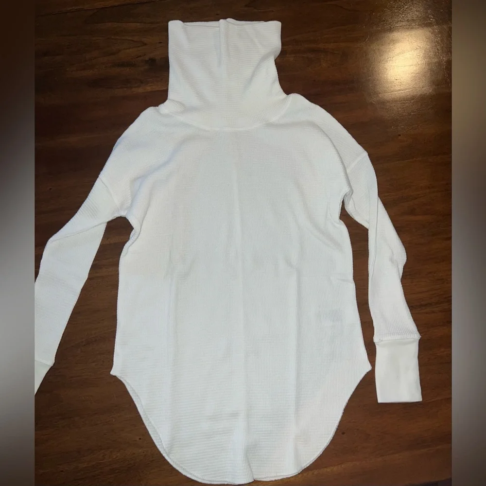 Aritzia Babaton Thermal Cowl Neck Shirt - Picture 1 of 7